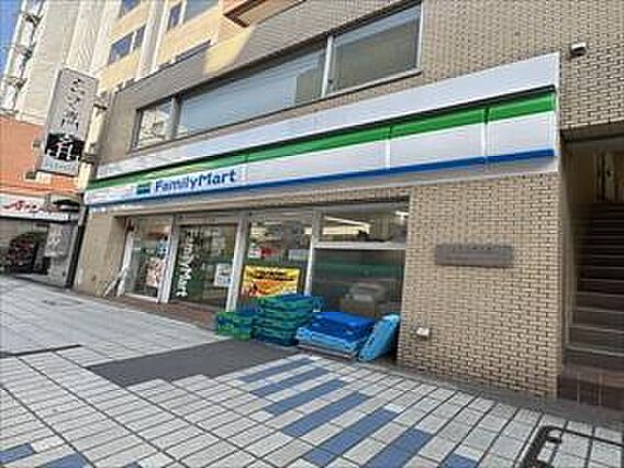 ファミリーマー...