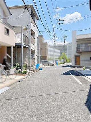 南側前面道路
