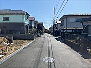 前面道路［北西側から撮影］