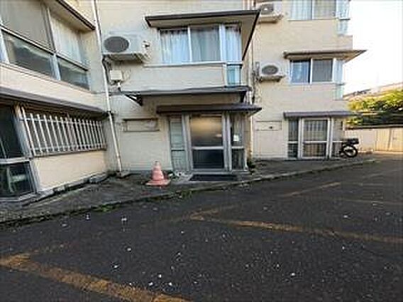 事務所東側入口