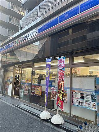 ローソン・スリ...
