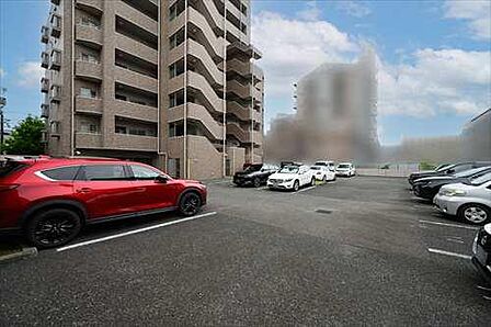 敷地内平面駐車場