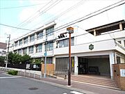 大阪市立高倉小学校 890m