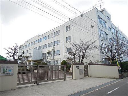 高槻市立土室小学校 徒歩18分