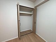 洋室約6帖収納