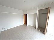 南側洋室6帖です。