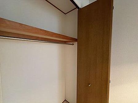 洋室4.7帖 収納