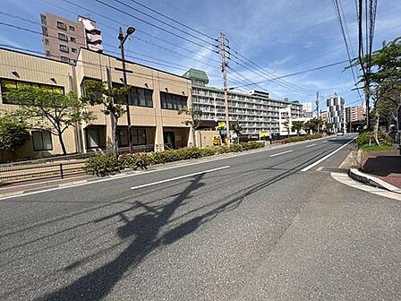 前面道路(北西側)