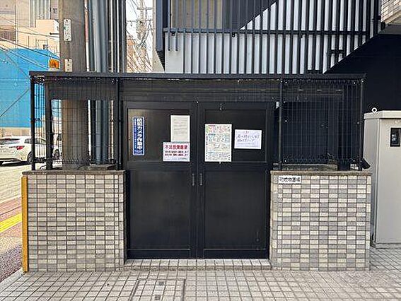敷地内ゴミ置き...