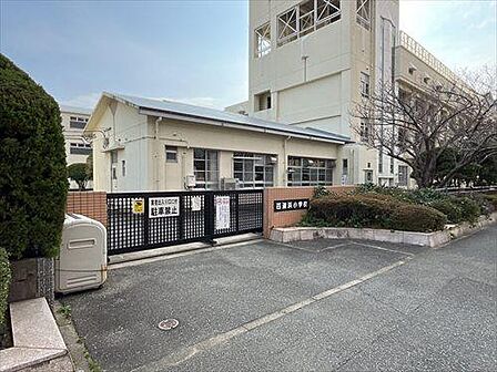 百道浜小学校(200m)