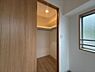その他：バルコニー側洋室約6.0帖収納
