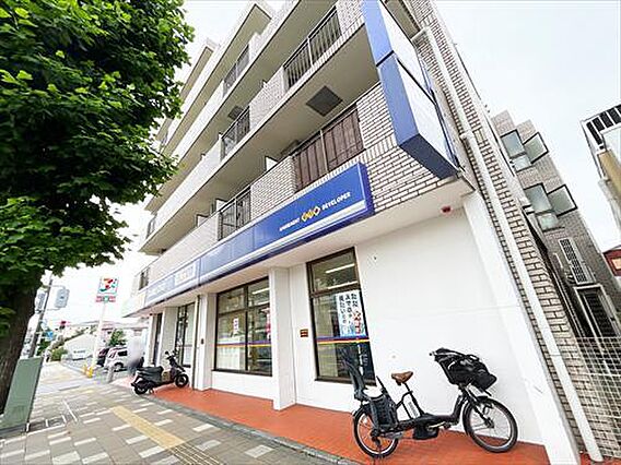 ゲオ横浜六浦店...