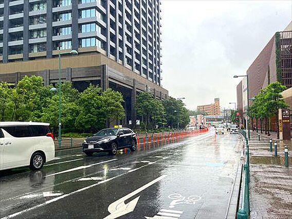 現地含む前面道...