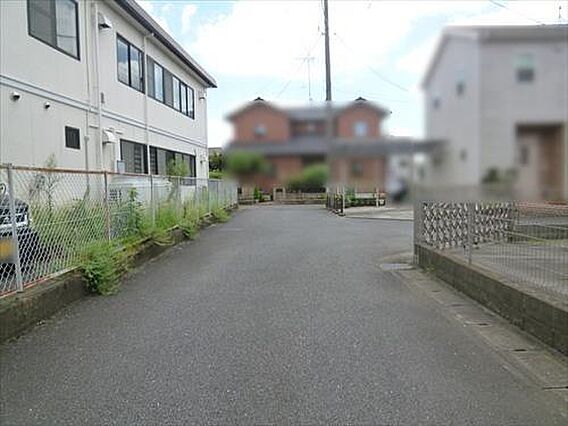 北西側前面道路...