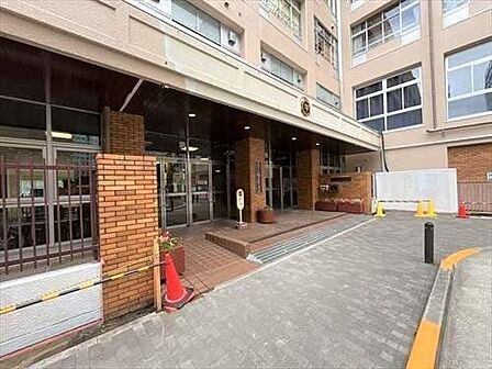 中央区立銀座中学校まで1800m