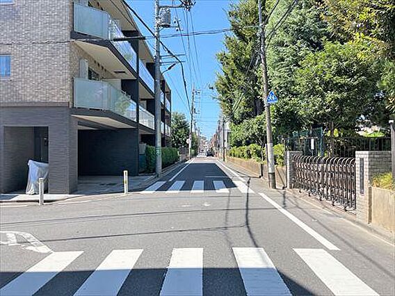 北西側道路（物...