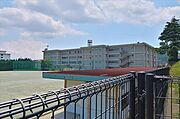 横須賀市立池上小学校まで910m