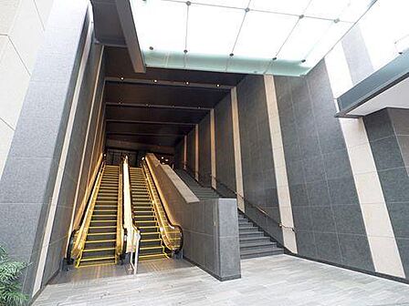 【共用部】エントランス エスカレーター