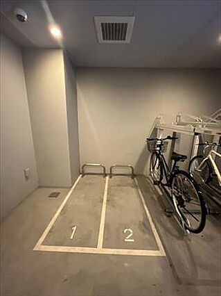 バイク置場（2...