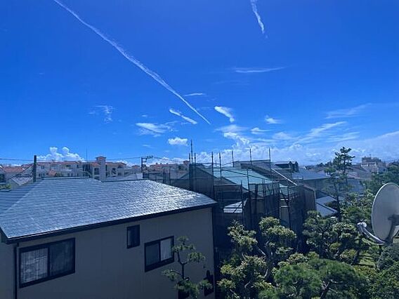 バルコニーから...