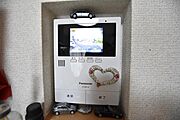ＴＶモニター付インターホンで来訪者を確認できるので安心です。