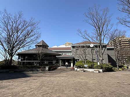 東の街コミュニティセンター(敷地内)