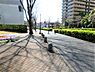 その他：マンション周辺は公開空地を含めた広い歩道です！
