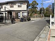 ＜前面道路＞前面道路とはほぼフラットです。