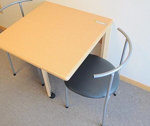 画像18:テーブル（折り畳み可能）