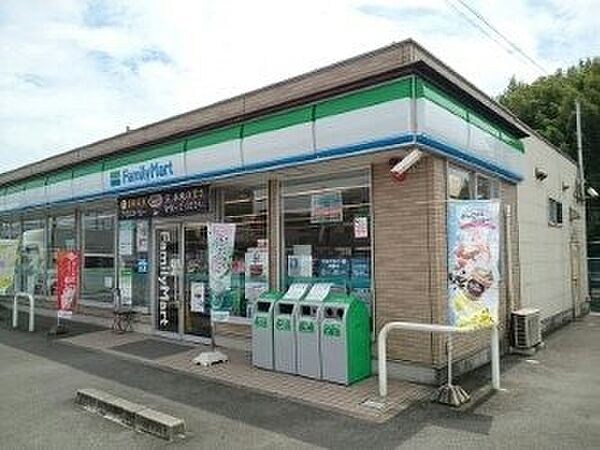 画像17:ファミリーマート知多新知東店まで590m