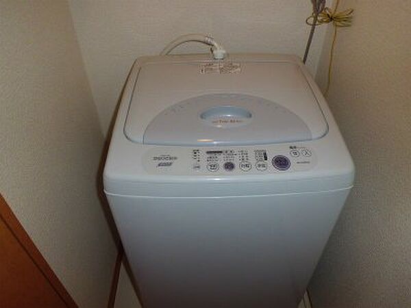 画像16:全自動洗濯機。