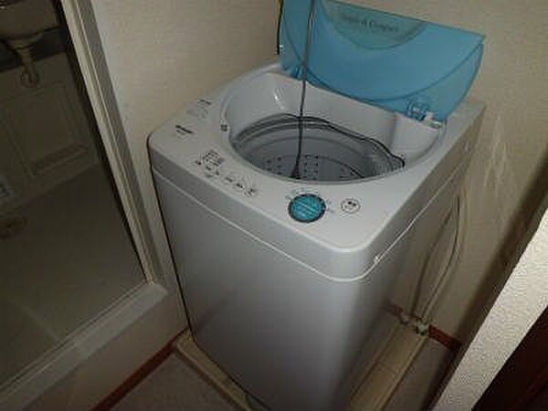 画像8:洗濯機は風呂場の隣。