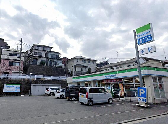 ファミリーマー...