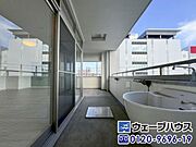 奥行きの取れたバルコニーが特徴です。