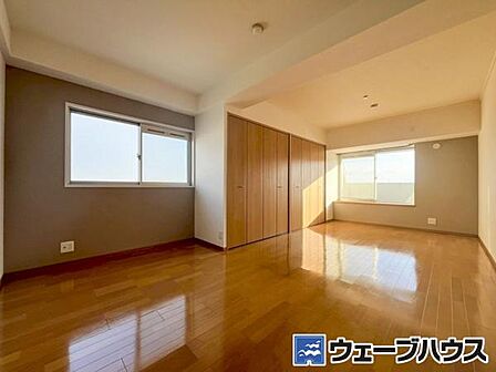 約11帖の広々とした洋室となります！