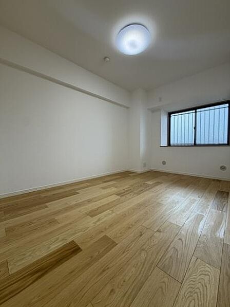 使い勝手の良い6.3帖の洋室です。
