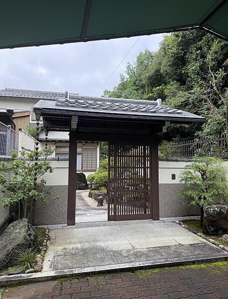 玄関を拡大表示