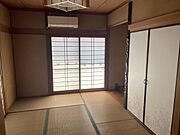 玄関側和室