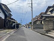 前面道路（南東から）
