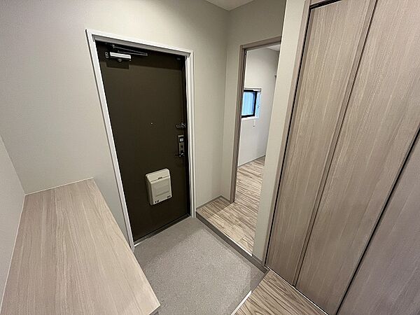 玄関を拡大表示