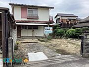 外観（左側から） 広々とした駐車スペース
