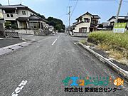 西側の道路と土地です。 （北向き）
