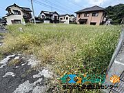 南西からみた土地の全景写真です。