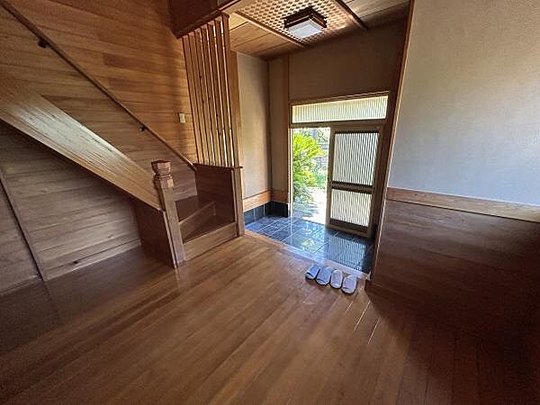 玄関を拡大表示