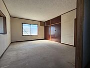 東側の2階洋室