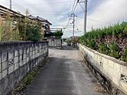 北側道路（東側より）