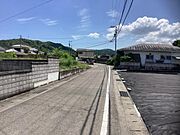 南側道路（西側より）