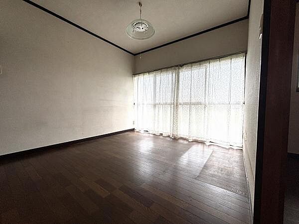 洋室を拡大表示