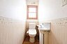 トイレ：1階トイレ 手洗い器もあり清潔感のあるトイレです！