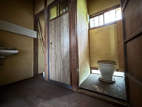 トイレを拡大表示